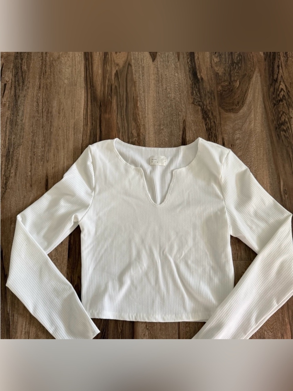 Women's White Ribbed Long-Sleeve Notch-Neck Tee